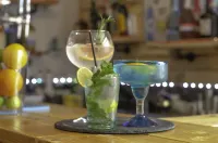 Molesworth Arms - bars