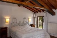 Fattoria Pieve a Salti Hotels in Montalcino