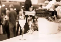 Hotel Tres Reyes Pamplona - بار