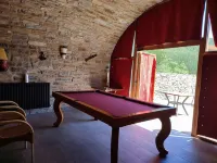 Casas Pirineo Aínsa: Historic Palace & Garden Hotels in Sobrarbe