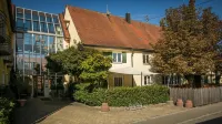Neumaiers Hirsch -Gasthof Und Landhotel فنادق في Waldstetten