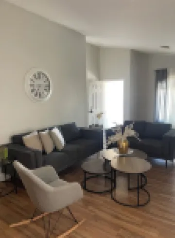 Charming 3-bedroom house in Surprise with AC and WiFi