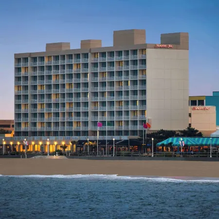 Hampton Inn Virginia Beach-Oceanfront South Отели рядом с достопримечательностью «Кроатан-Бич»