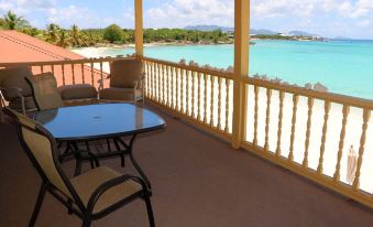 Rendezvous Bay Hotel