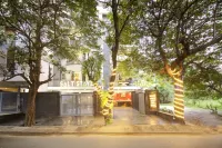 Saltstayz Select - Huda City Center Hotels in Barakhamba