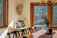 Entertainers Home w Deck Game Room Hot Tub Lake View Retreat by AvantStay