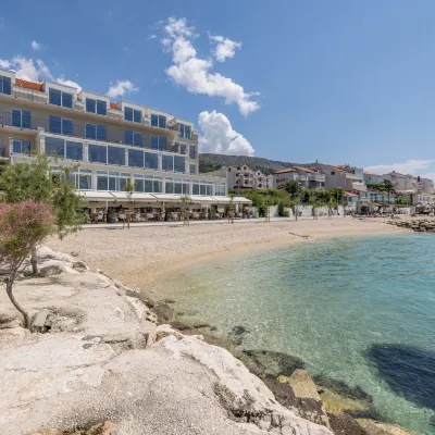 Hotel Aria Các khách sạn gần Trung tâm mua sắm City Center One Split