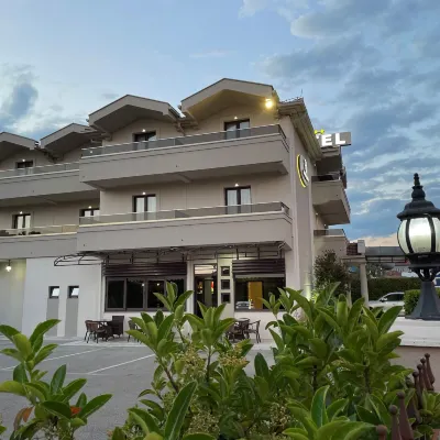 Hotel Holiday Hoteles cerca de Ribnica Bridge (Most na Ribnici)