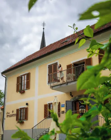 Dvorec Jeruzalem Отели в г. Ljutomer