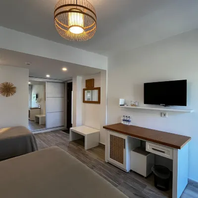 Hotel Gumusluk Hotels near Gümüşlük Limanı Plajı