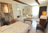 La Bastide de l'Adrech Hotels in Sainte-Tulle
