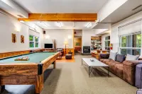 Muskoka Waterfront Retreat Hotels in Lake of Bays
