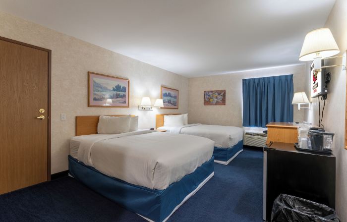 Schmidt's Creek Hotel