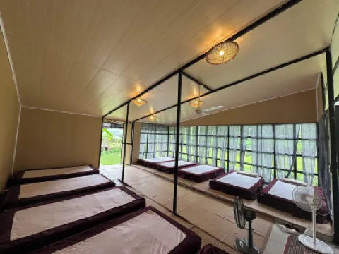 Phong Nam Station Hotels in 