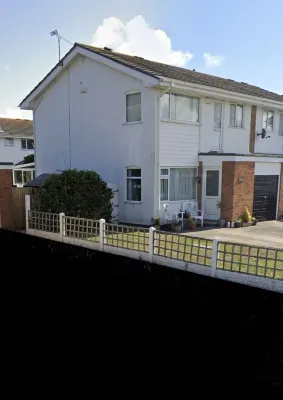 Spacious 3 Bed House in Penrhyn Bay Llandudno Hôtels à : Colwyn Bay