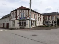 Hotel de La Gare Hotels in Sainte-Gauburge-Sainte-Colombe
