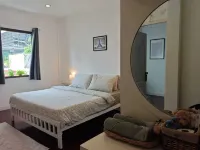 Homey Stay and Cafe by Hematoa