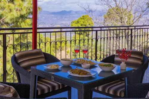 Alaya Stays Captains Nest 3 BHK Retreat With Garden & Scenic Views - Apartments