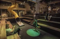 Upstairs Hotel Hotels in Oostende