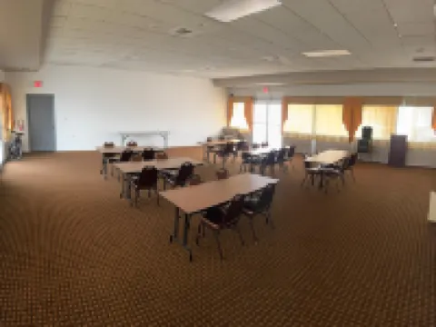 บัดเจ็ต อินน์ แซนฟอร์ด โรงแรมในแซนฟอร์ด