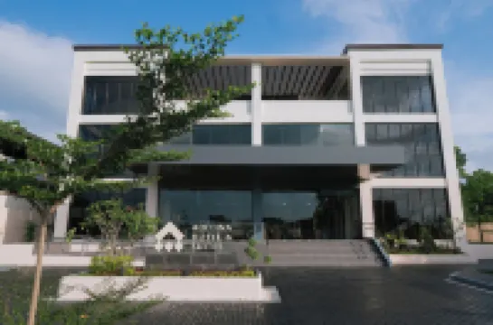 Adelina Hotel and Suites