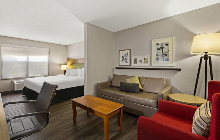 Country Inn & Suites by Radisson, Hinesville, GA