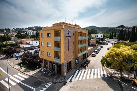 Hotel Turissa Отели в г. Тосса-де-Мар