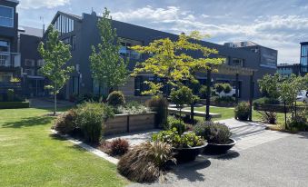 Southwark Hotel & Apartments - Housity