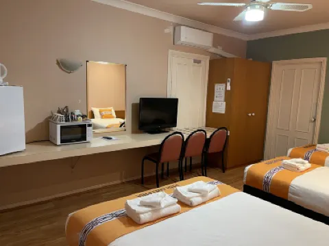 Philadelphia Motor Inn Hotels in 