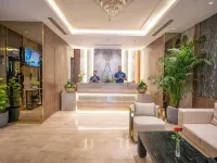 ASTER GRAND BY ZENQ SAKET Hotels near Saket