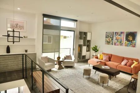 Casa Rosada by Oraklus Отели рядом с достопримечательностью «Fisherman's Village»