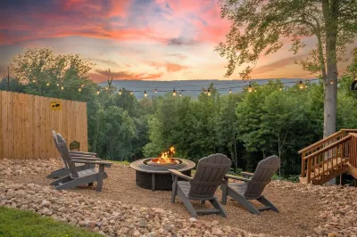 The Summit at Peaceful Peak Hotels near Century Square Shopping Center