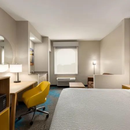 Days Inn & Suites by Wyndham Prattville-Montgomery