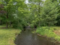 Two Brooks Lodge Hotels in Bennington