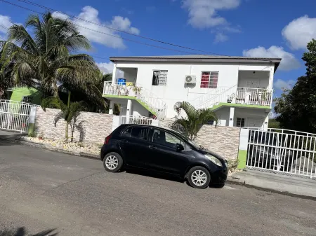 Lovely 2-Bedroom Apt Sleeps 3 Warm & Cosy