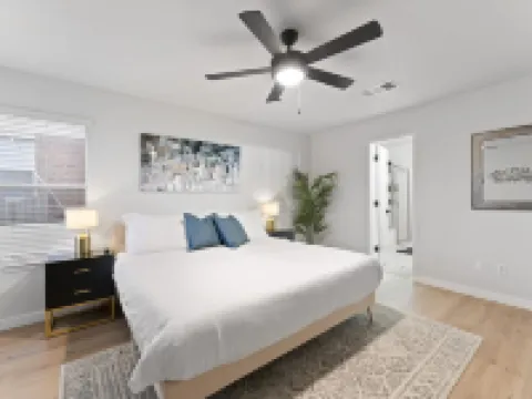 Modern & Homey 3Br Home, Remote Work Friendly, King Beds, Fast WiFi Hotels in Pflugerville