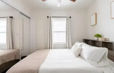 Charming 3 bedroom Beach House Hotels in Mission Beach