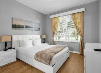 Spacious 5-bedroom house with AC and WiFi in charming Kissimmee