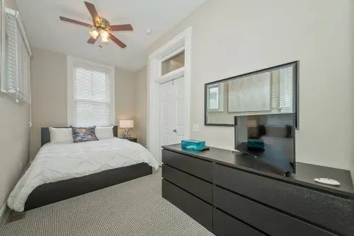 Classic Elegant 2 Bedroom 2 Bath near Eden Park