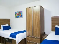 La Casa Azul (Zona de Hospitales) Отели рядом с достопримечательностью «Торговый центр Gransur»