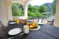 Villa Sophia with Private Swimming Pool Near the Beach! - Villas