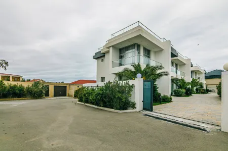 Tiffany Villas Baku Отели в г. Нардаран