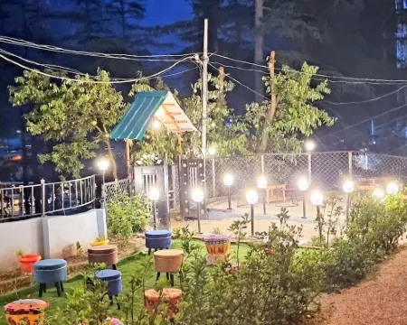 Hogwartz Hostel Hotels in Kasol