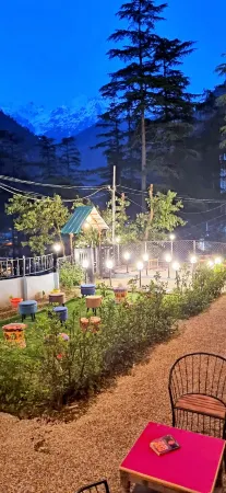 Hogwartz Hostel Отели в г. Касоль