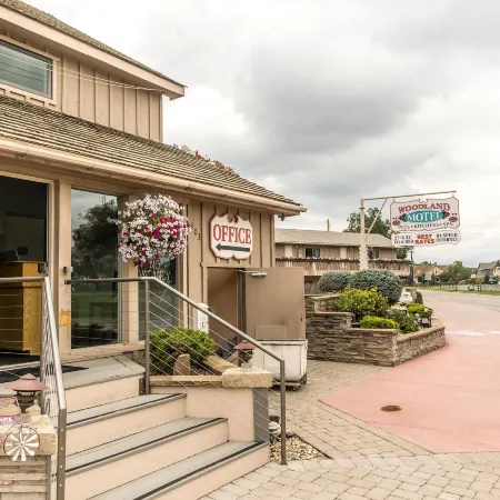 Woodland Motel
