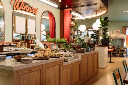 Room2 Belfast Hometel Отели рядом с достопримечательностью «Кафедральный собор Сейнт Питер»