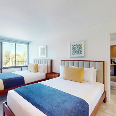 Park Royal Orlando Hotels near Crystalbrook Golf Course