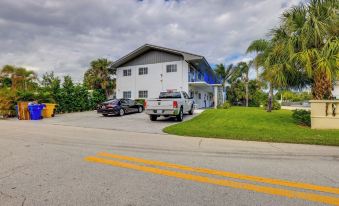 Upscale Condo - 2 Blocks to Riviera Beach!