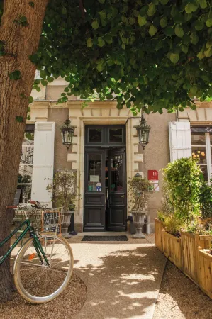 Hôtel du Mail Отели рядом с достопримечательностью «Ancien couvent de la Baumette»