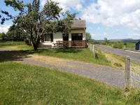 Chalet with superb mountain views, very central. Hotels in Saint-Diery